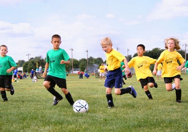 1280px-Youth-soccer-indiana